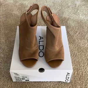 Women’s pep toe shoes